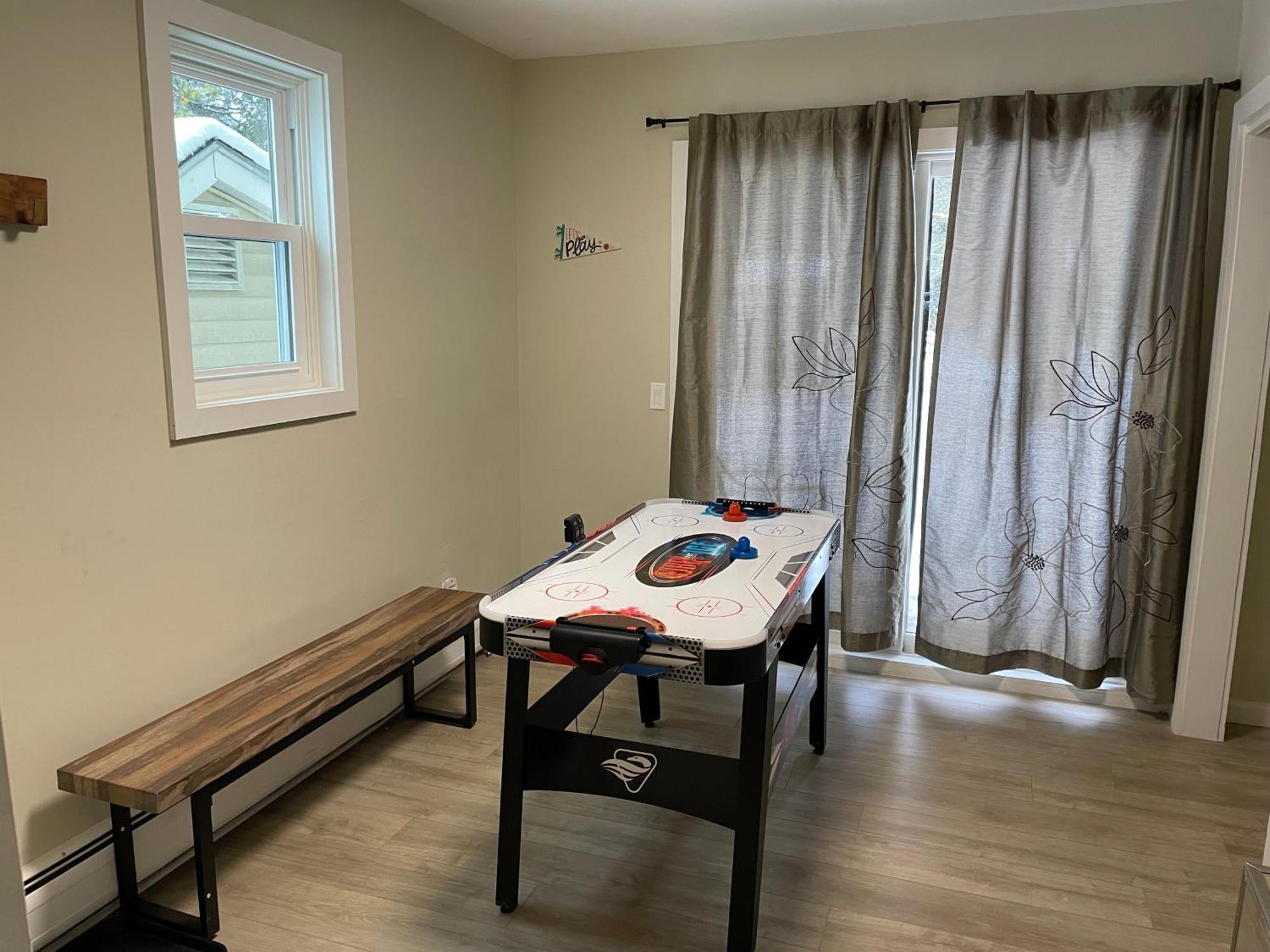Fantastic Retreat 5Min From Village With Media Room, Ac And Sauna! 스토 외부 사진